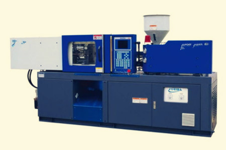 大型二板注塑机使用时需注意几个方面安全措施