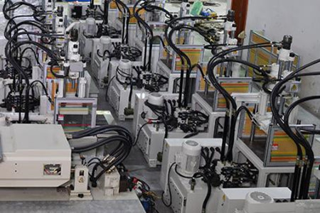 立式注塑机顶针动作异常该如何处理?