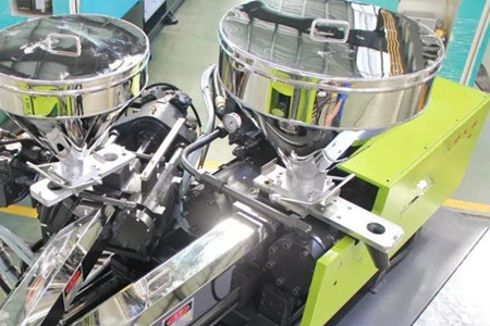 如何选择混双色注塑机?看完后涨知识!